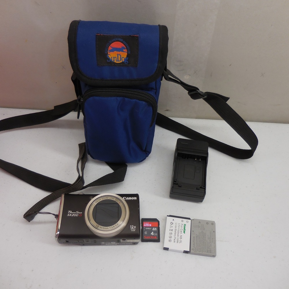 Canon PowerShot SX200 IS 12.1MP Digital Camera Black 12x Zoom Bundle Case SD